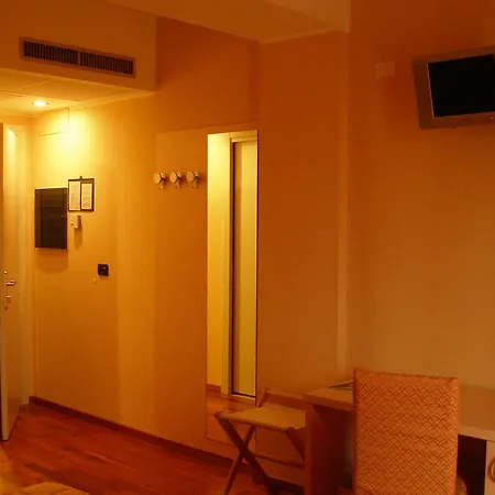Caprice Hotel
